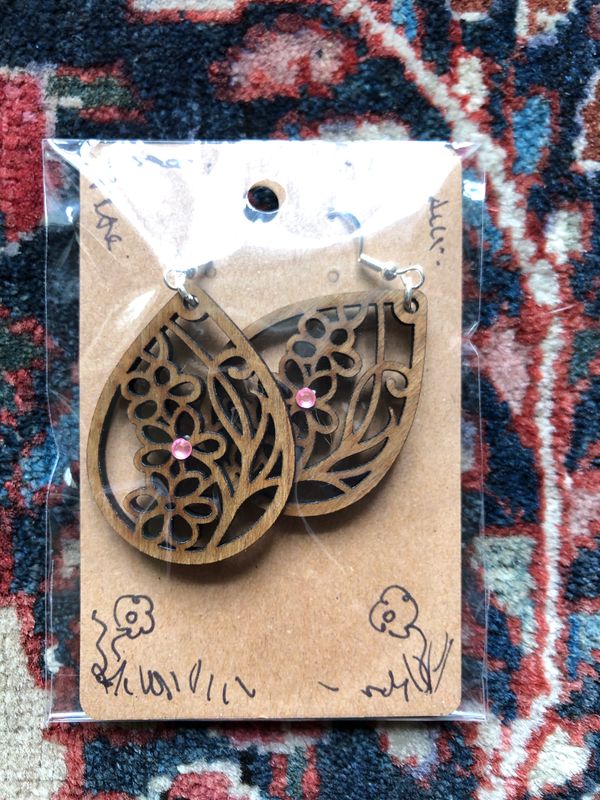 Handmade Walnut Earrings Pink Bling Three Flower Style Decorated FREE SHIPPING laser embellished