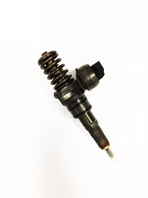 Pumppusuutin Bosch 0414720310 (sis. runkopantin 80,00€ ja toimituskulut)