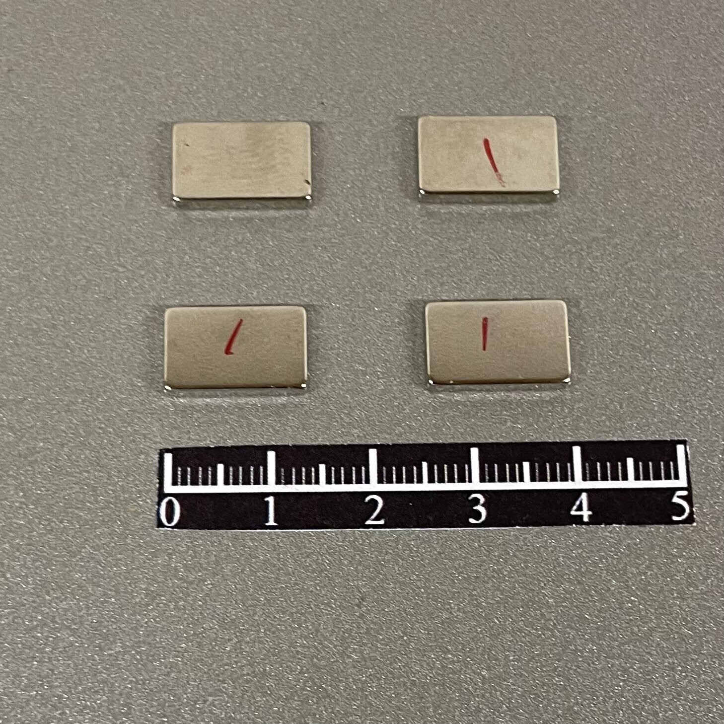 Magnétique invisible rectangulaire - x 4, Dimensions: 13x08x2mm