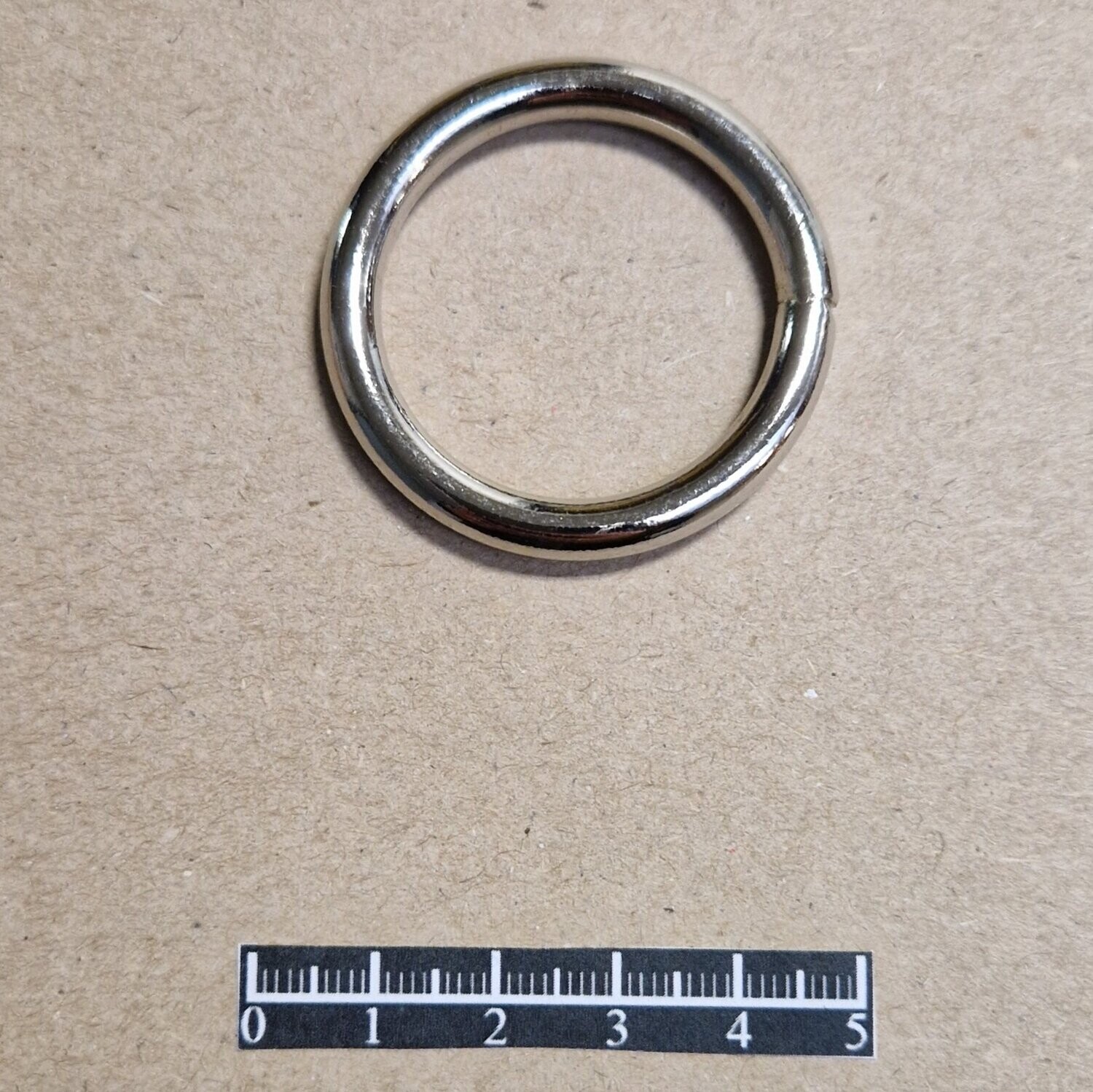 Anneau soudé 32x50 Nickel - x 20