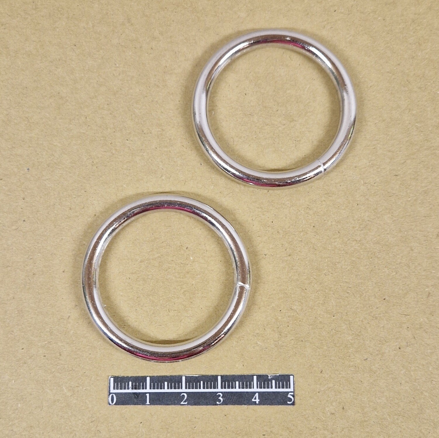 Anneau soudé 36x50 Nickel - x 10