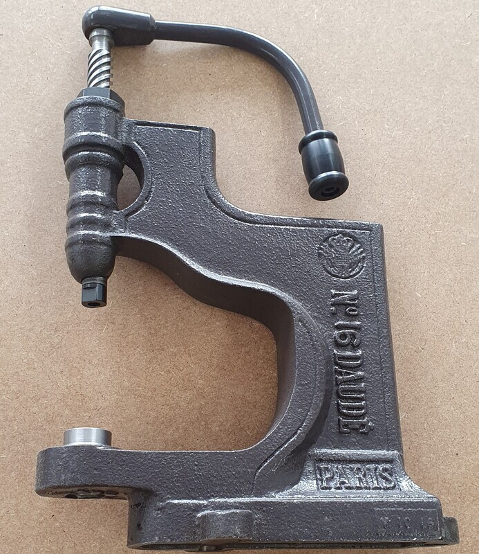Machine manuelle N°16