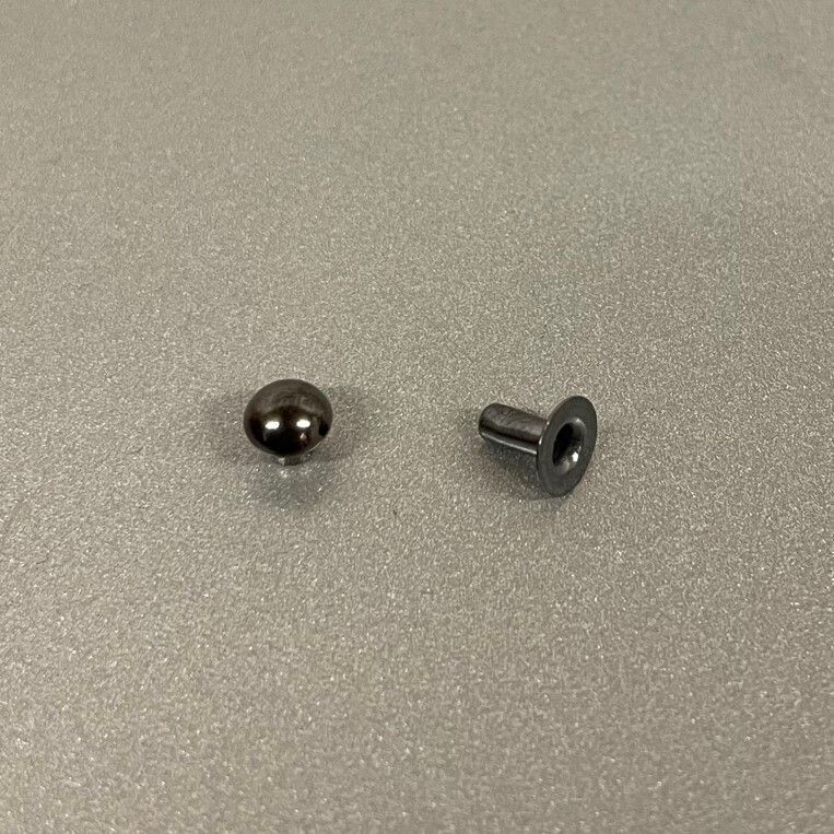 Ensemble rivet sphérique Ø5,5mm Laiton Nickel Noir - x 50, Partie Mâle: Mâle simple
