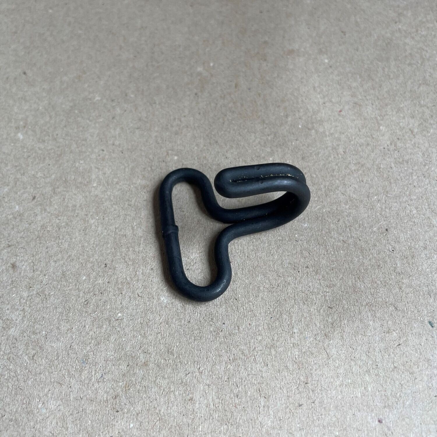 Crochet soudé 36mm Noir - x 2