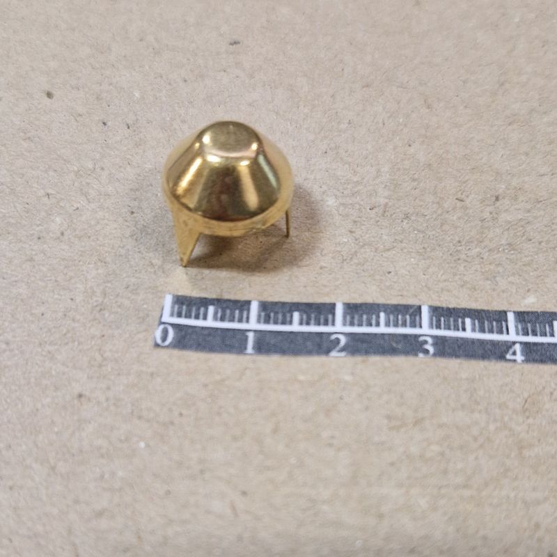 Cabochon conique  Laitonné - x 50