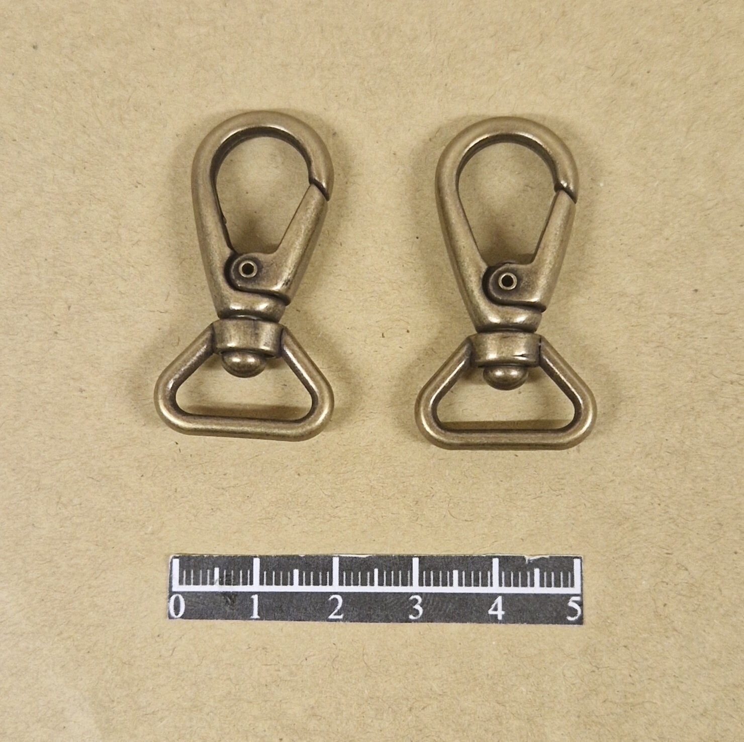 Mousqueton 1054/15 - x 2 Mousqueton 1054/15 - x 2, Fintion: Vieux Laiton