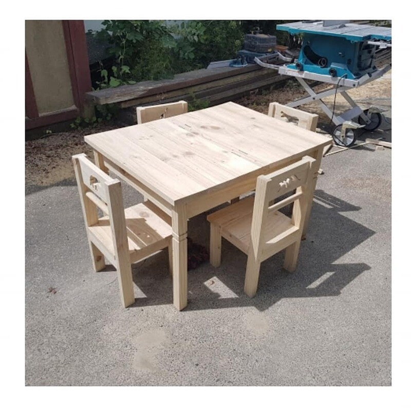 Bestseller! Zendaya table & chairs