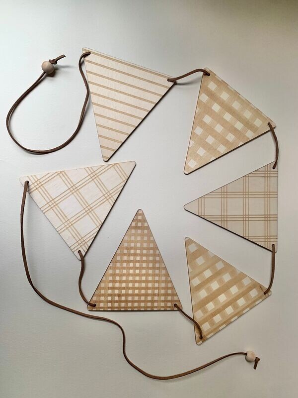 BANDERIN DE MADERA