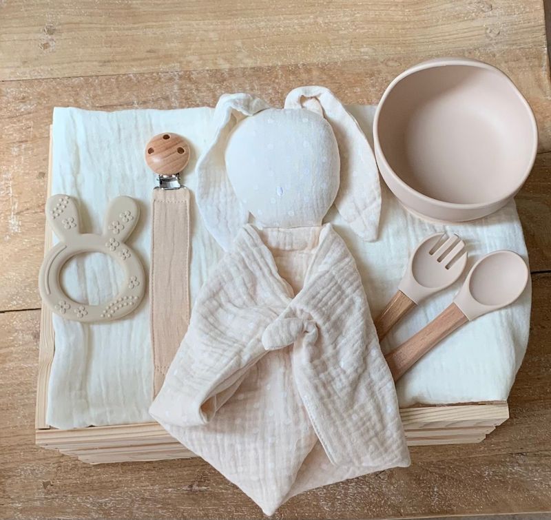 CESTA CONEJITO TOPOS