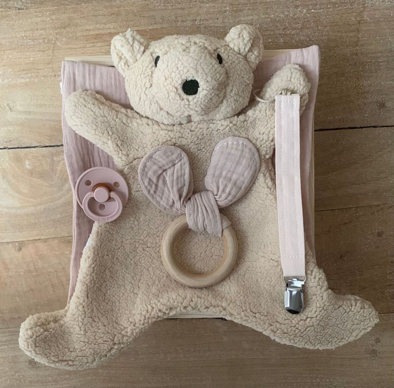 OSO BEIG Y OREJERO ROSA