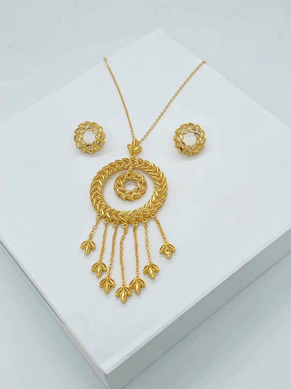 Pendant set