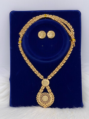 Lira Necklace with Earrings 