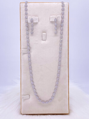 Long chain necklace set