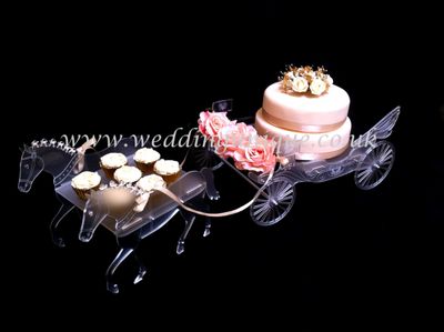 Landau Horse and Carriage cake stand Landau Horse and Carriage cake stand