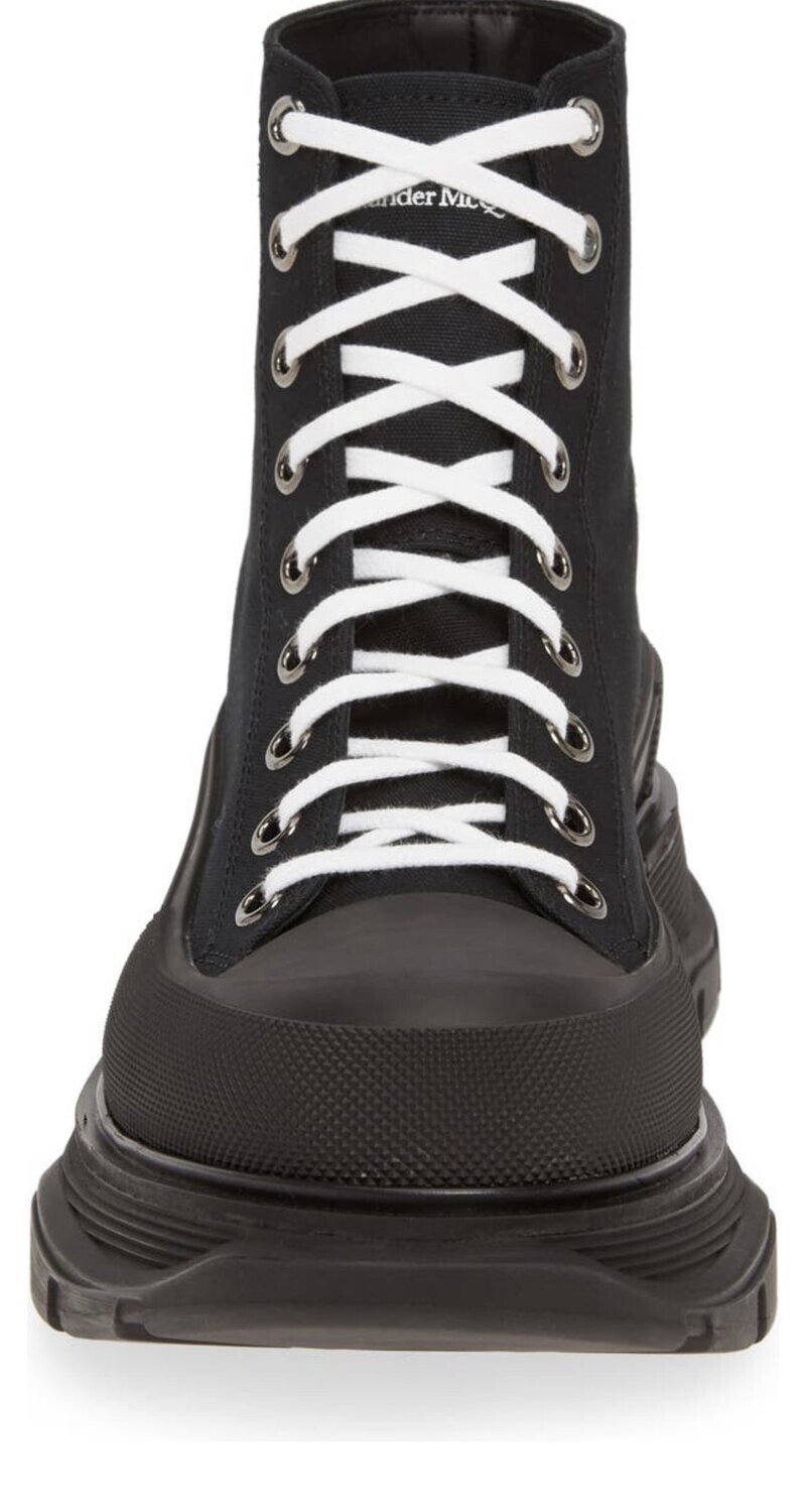 Alexander McQueen 
Cap Toe Boot