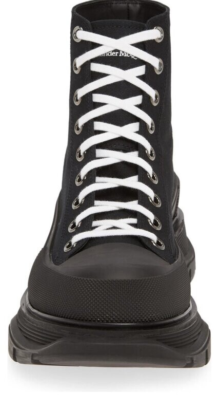 Alexander McQueen 
Cap Toe Boot