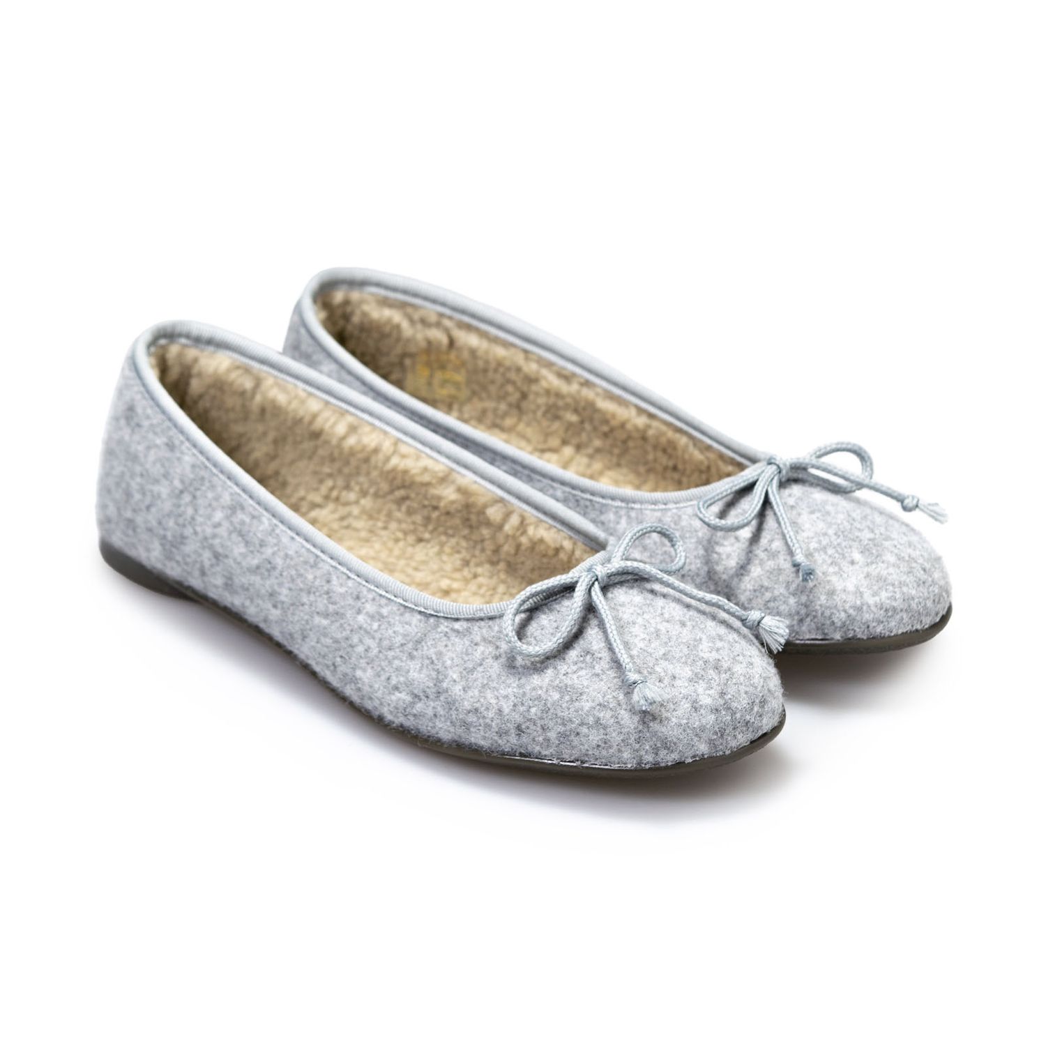 Fieltro gris claro. Reciclado. Bailarinas zapatillas casa