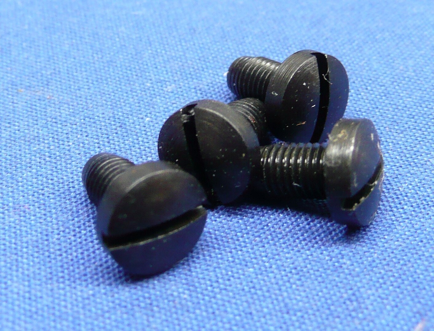 1911 Blued grip screws, Slotted