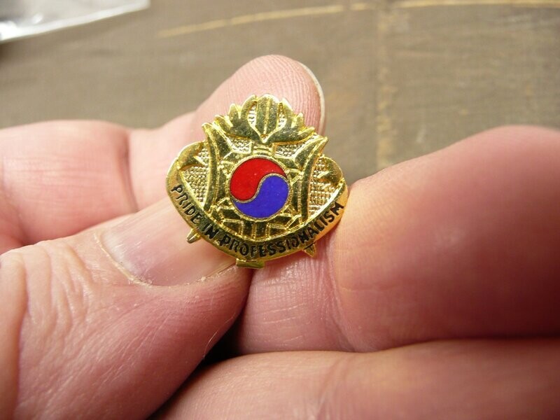 60th Ordnance Group DUI Crest Lapel Pin