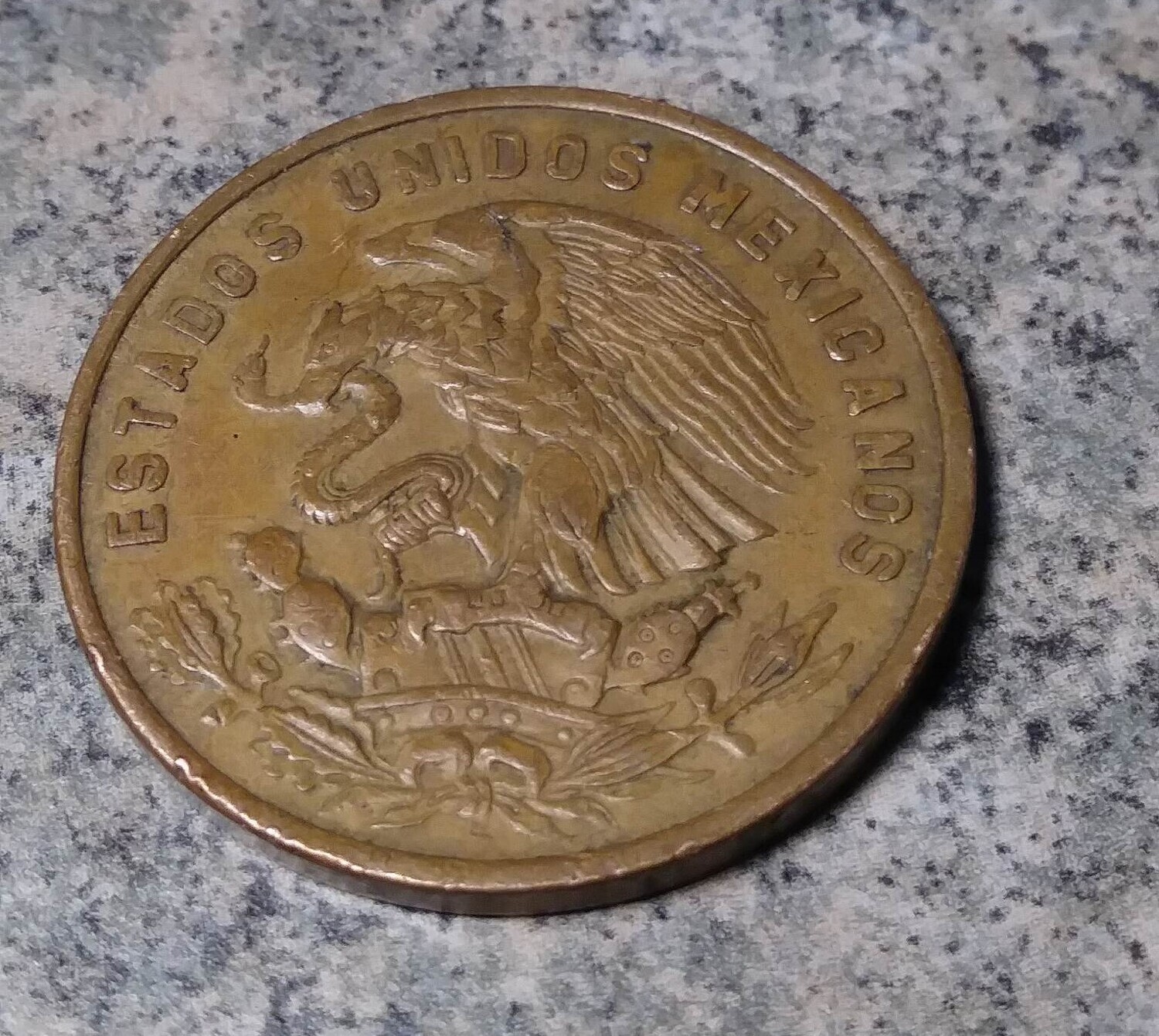 Mexico,  1967,  20 Centavos