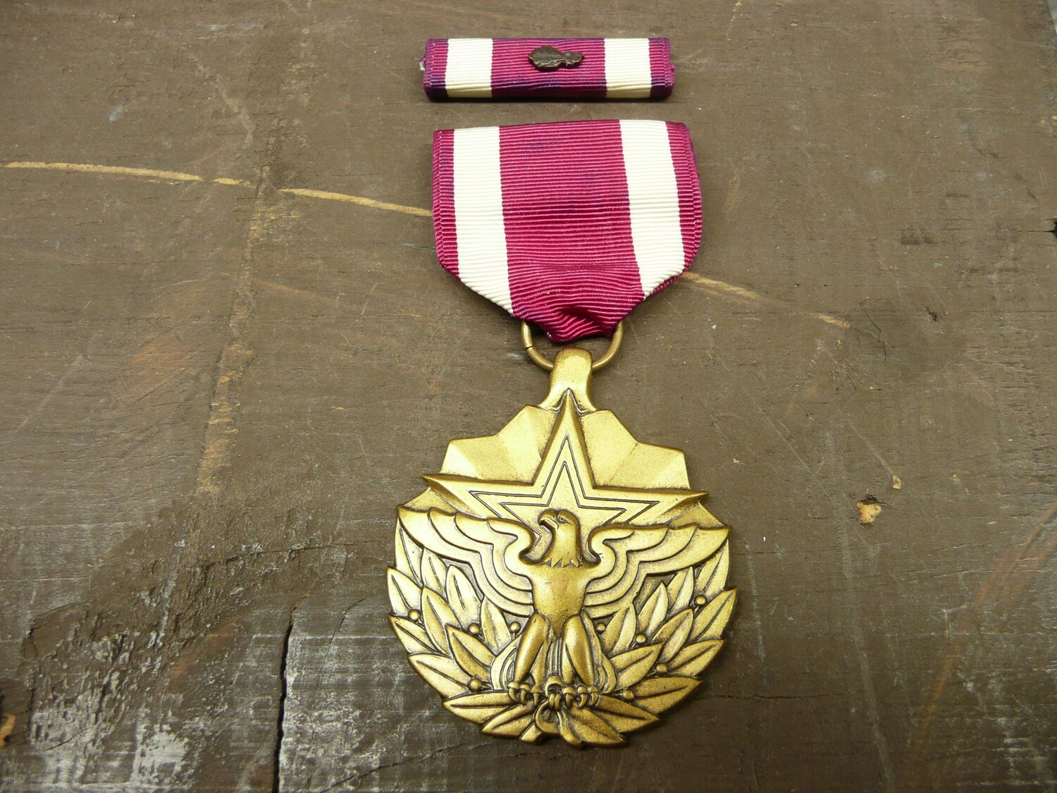 Meritorious Service Medal w/ Oak Leaf Cluster