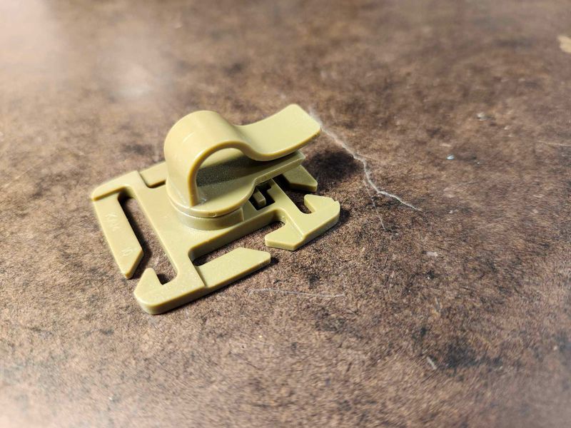 MOLLE Hydration Tube Holder, Desert Tan