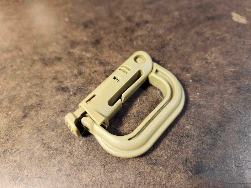 MOLLE Grimloc Carabiner Clip, USMC Coyote Brown