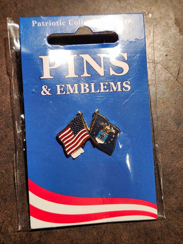 USA & USAF Crossed Flags Lapel Pin