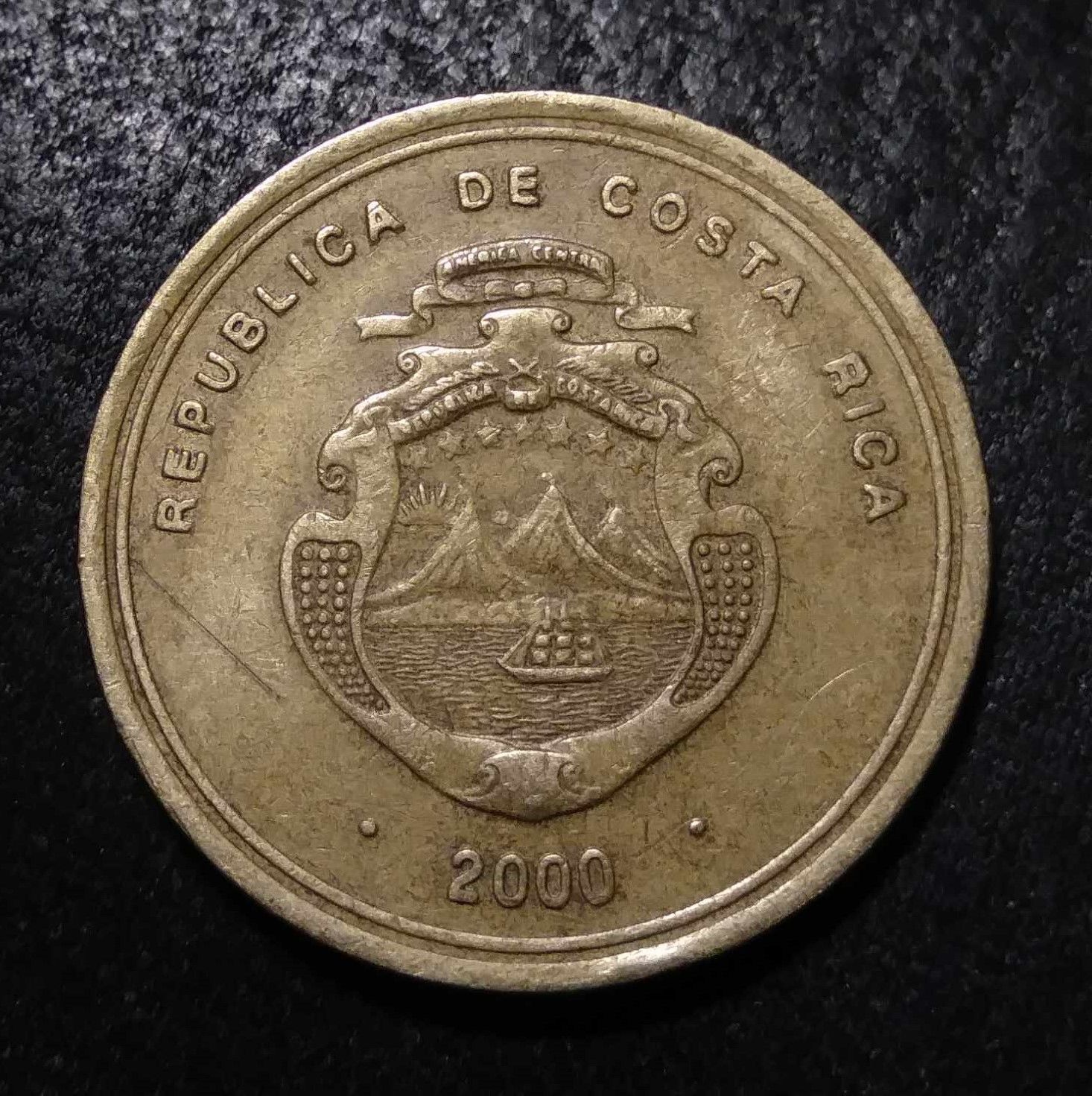 Costa Rica, 2000, 100 Colones, Single Year mintage coin