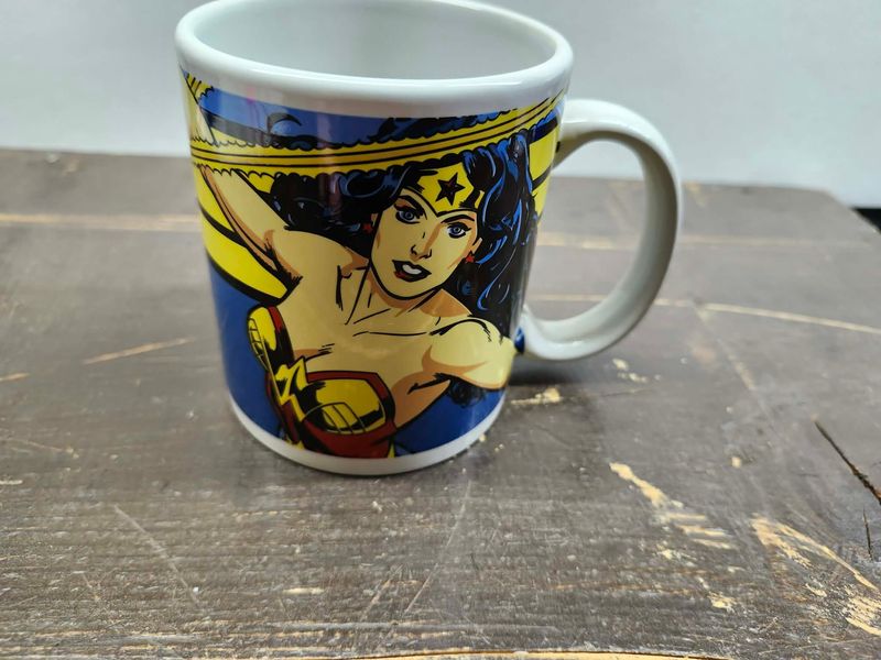 Wonder Woman / DC Comics Collector Coffee Cup (s14)