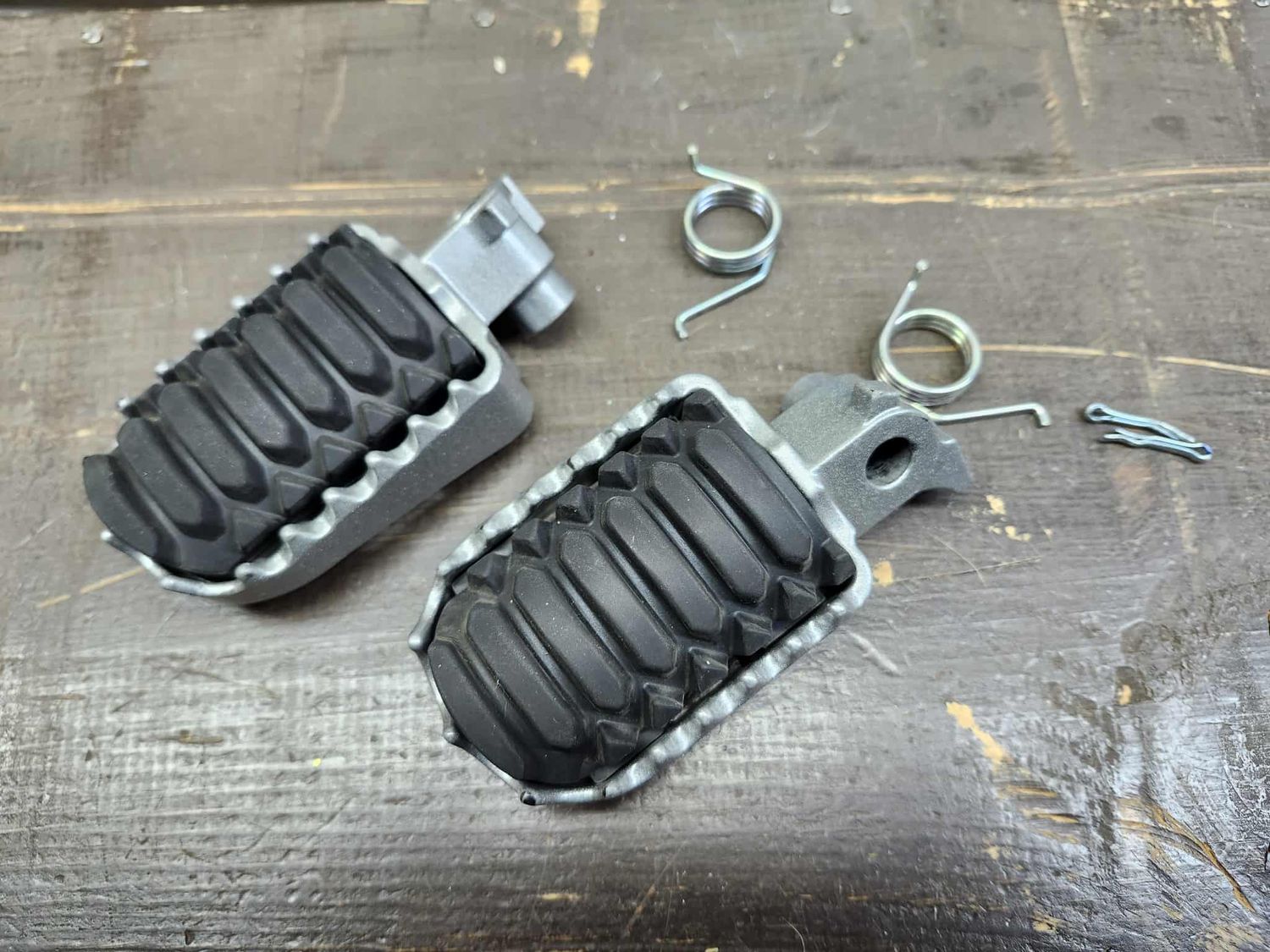 Yamaha Tenere 700 Footpeg Assy w/Springs, Left & Right