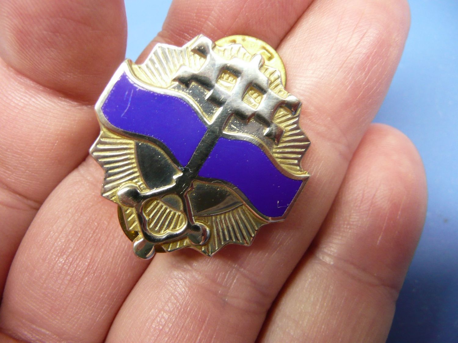 US 541st Maintenance Battalion Unit Insignia Pin