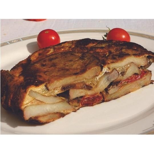 TORTILLA de Papas al HORNO DE BARRO c/Huevos de Campo - x700grs