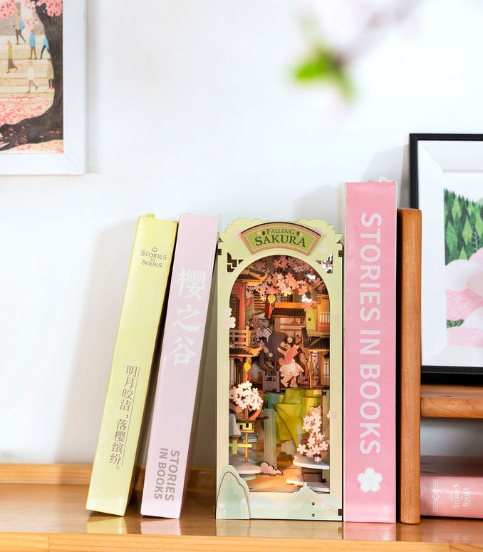 DIY BookNook - Falling Sakura
