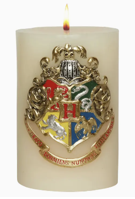 Hogwarts Insignia Candle 1