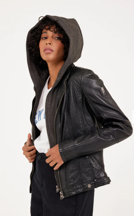 Yoa - Black Hooded