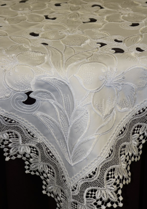 36x36 White Lily