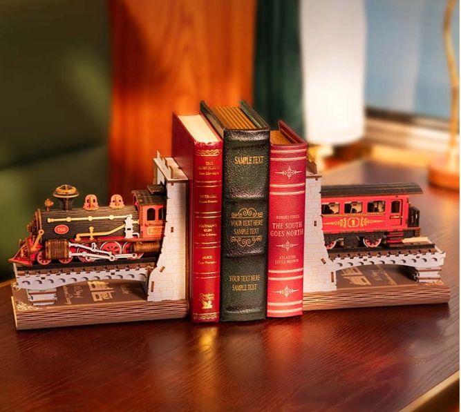 DIY Book Nook - Century Train
