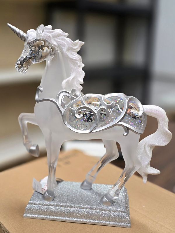 GC 647112 Acrylic Unicorn