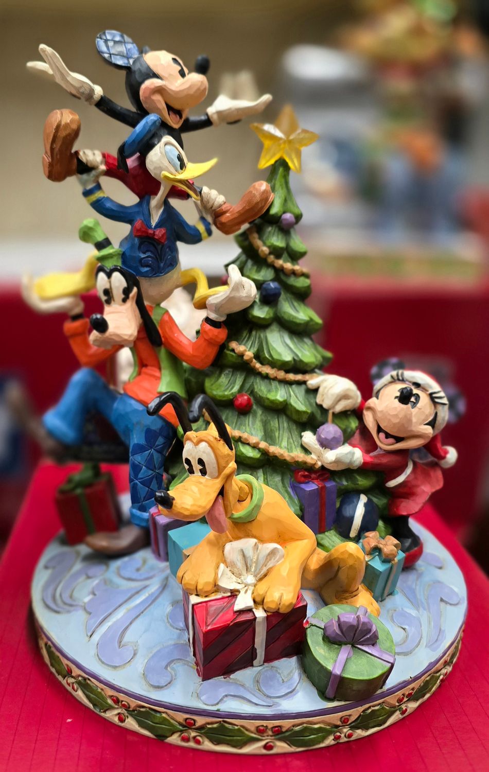 EN 6008979 Tree Decorating