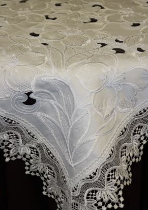 36x36 White Lily