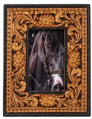 Myra Classic Country Frame