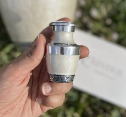 Individual Keepsake Urn White Pearl