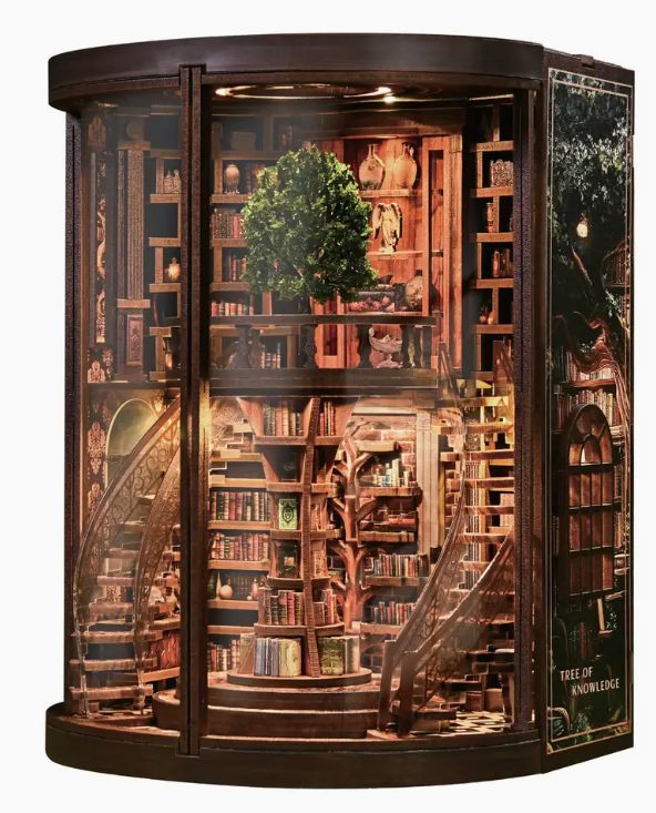 DIY BookNook - Tree of Knowledge