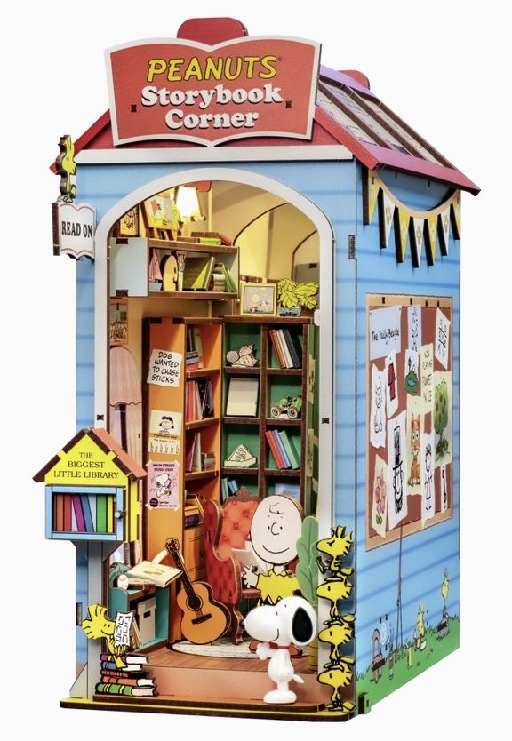 DIY BookNook - Peanuts Storybook Corner