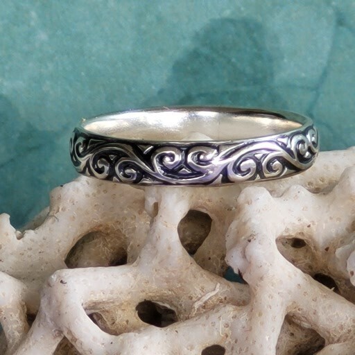 &#39;Vintage Vibe&#39; Sterling Silver Stacker Ring