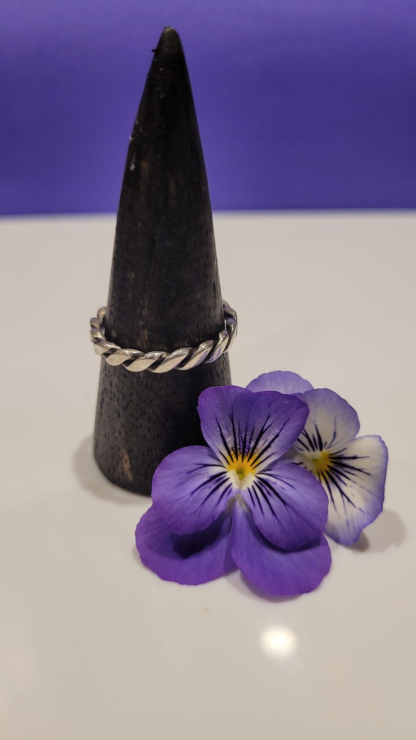 &#39;Twisted Sista&#39; Sterling Silver Ring