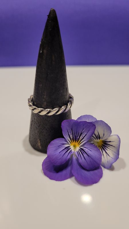 &#39;Twisted Sista&#39; Sterling Silver Ring