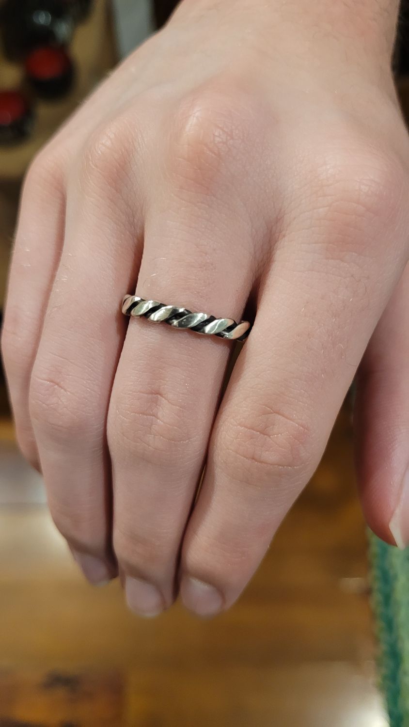 &#39;Twisted Sista&#39; Sterling Silver Ring