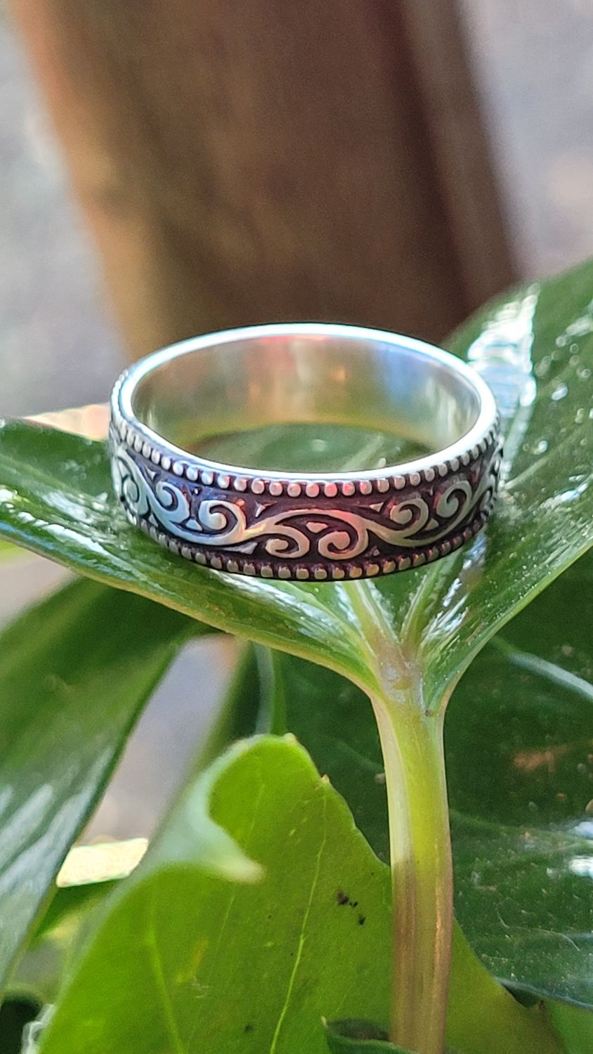 Sterling Silver &#39;Vintage Flourish&#39; Ring
